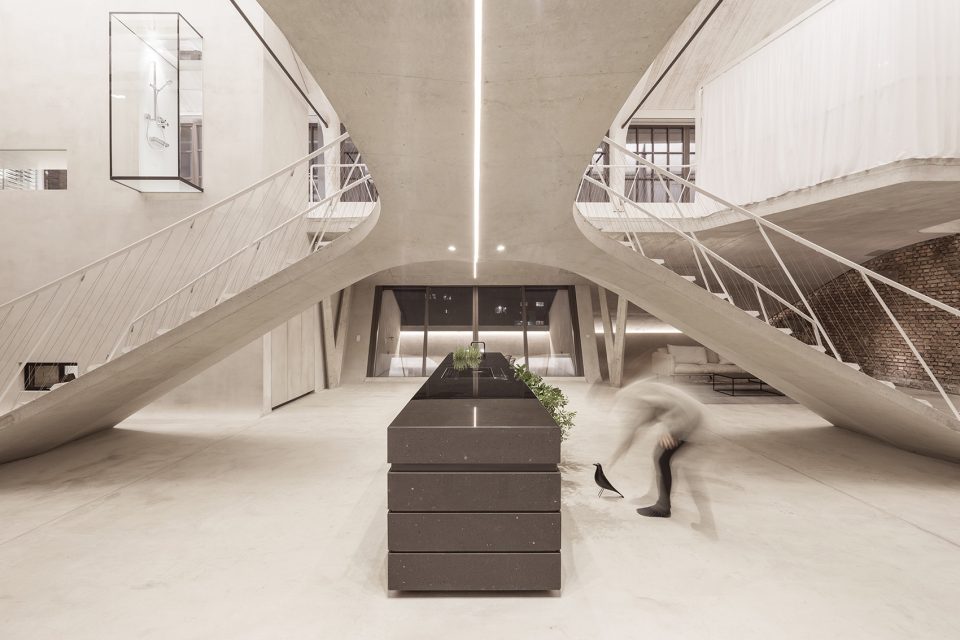 Loft Panzerhalle in Salzburg by smartvoll