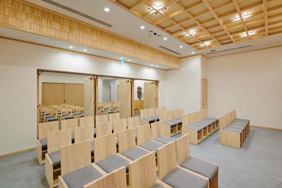 Mansyouzan Sinkyouji Kuramaeryoen Ossuary by naoyamatsumoto design