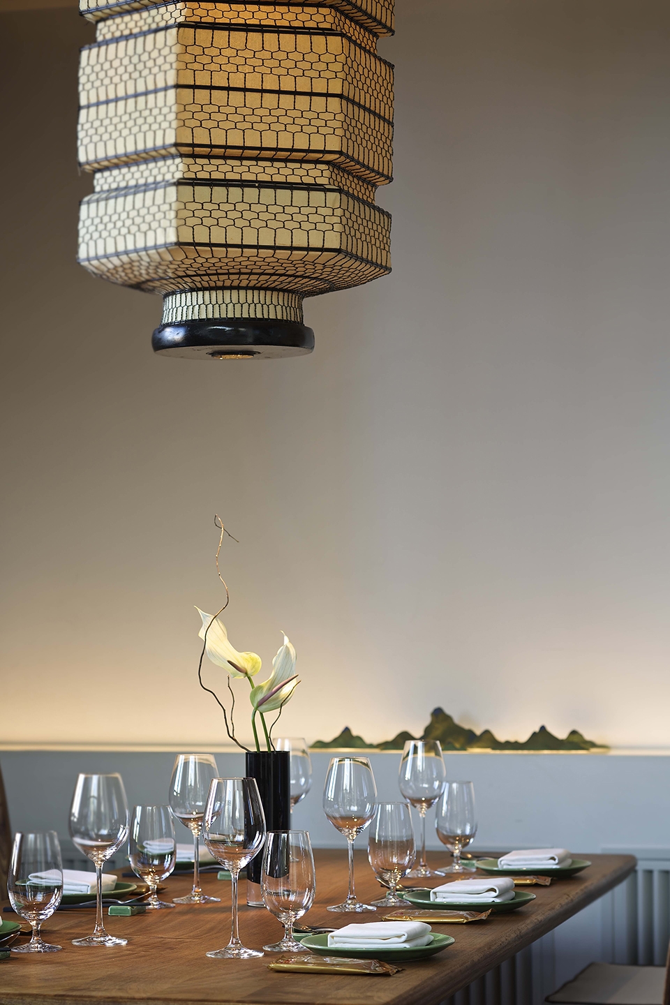 sheng yong xing roast duck restaurant in sanlitun china by tanzo space design