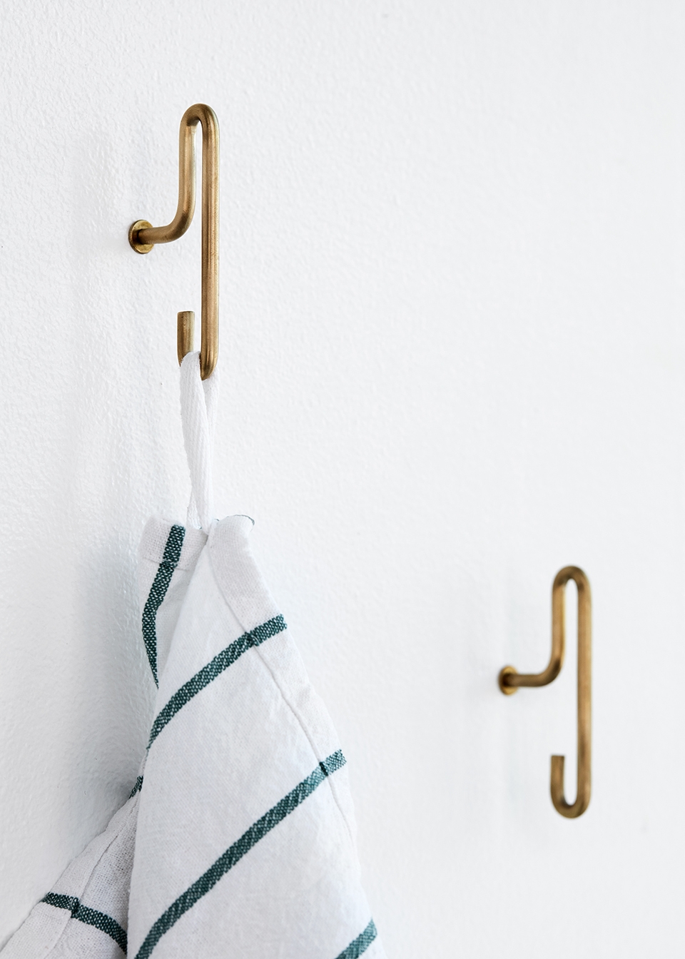 Pinch and Wall Hook By MOEBE