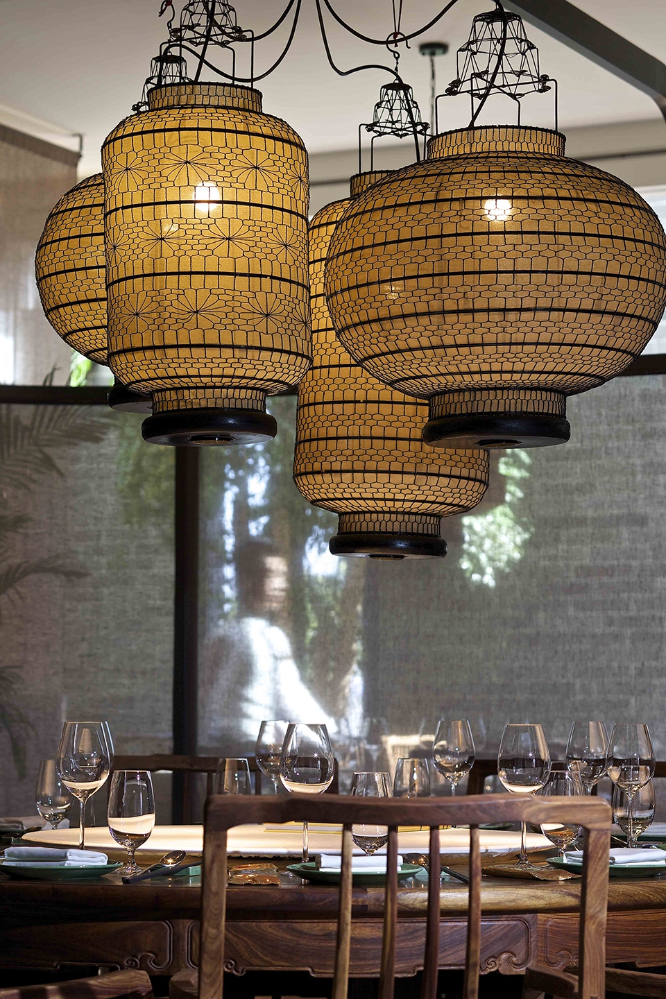 sheng yong xing roast duck restaurant in sanlitun china by tanzo space design