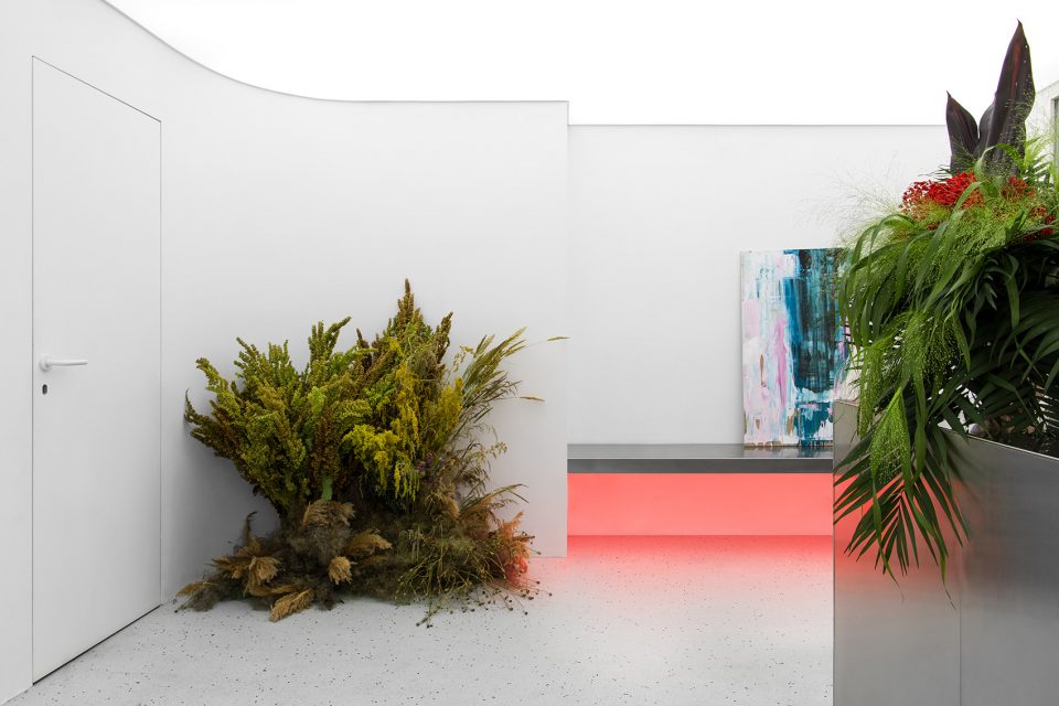 Guapa flower shop by Eduard Eremchuk
