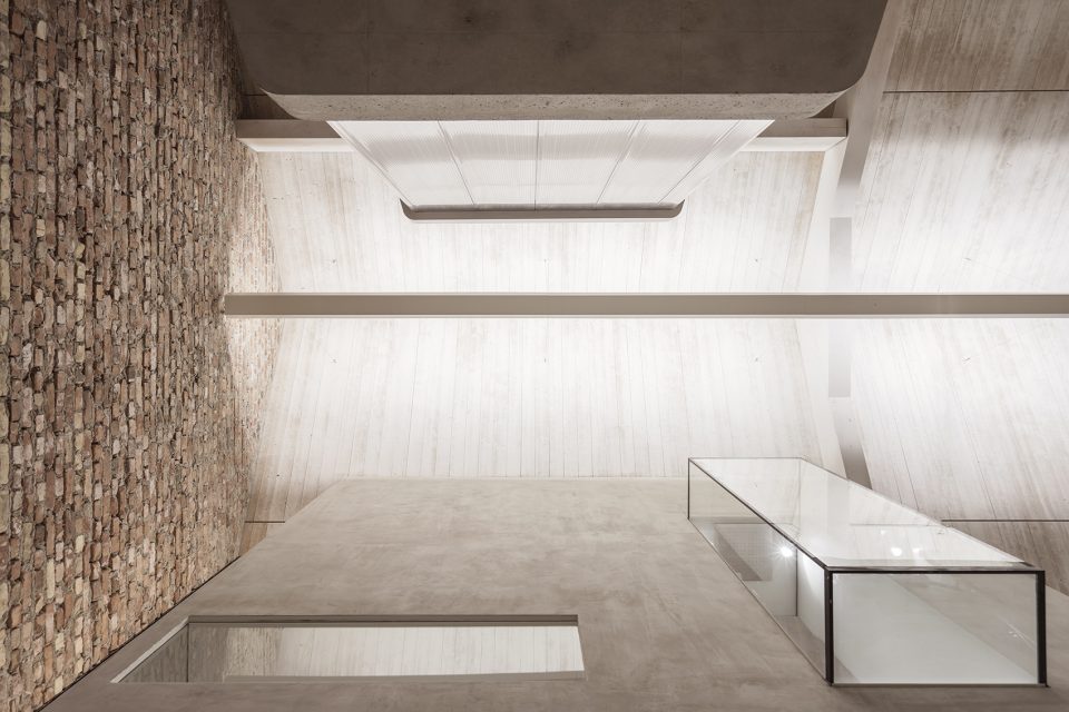 Loft Panzerhalle in Salzburg by smartvoll