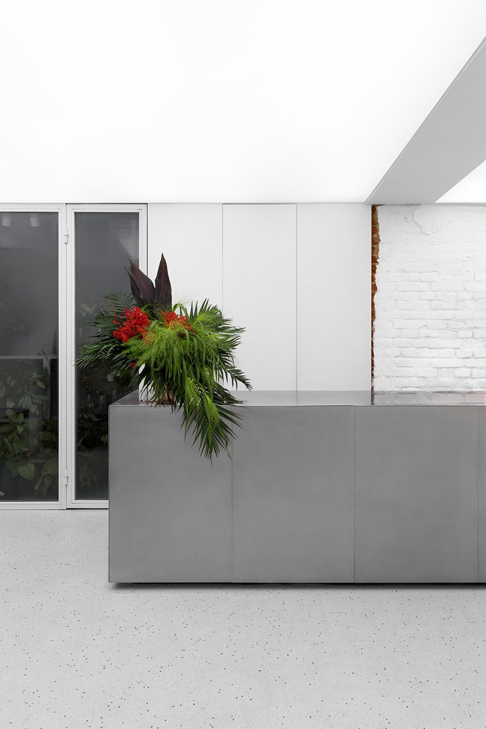 Guapa flower shop by Eduard Eremchuk