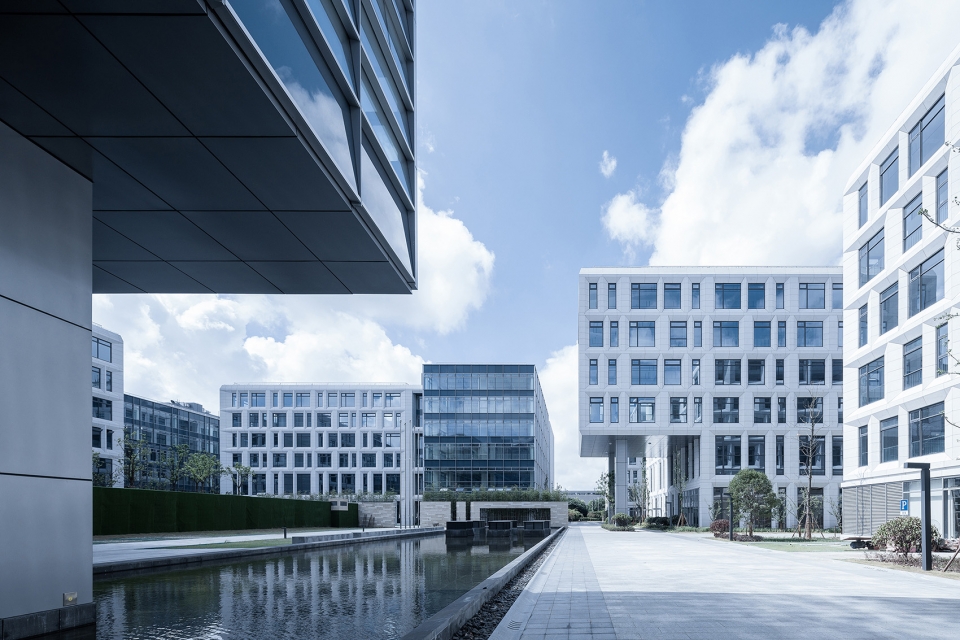 shanghai waigaoqiaono 1 free trade area industrial park china by deshin architecture planning