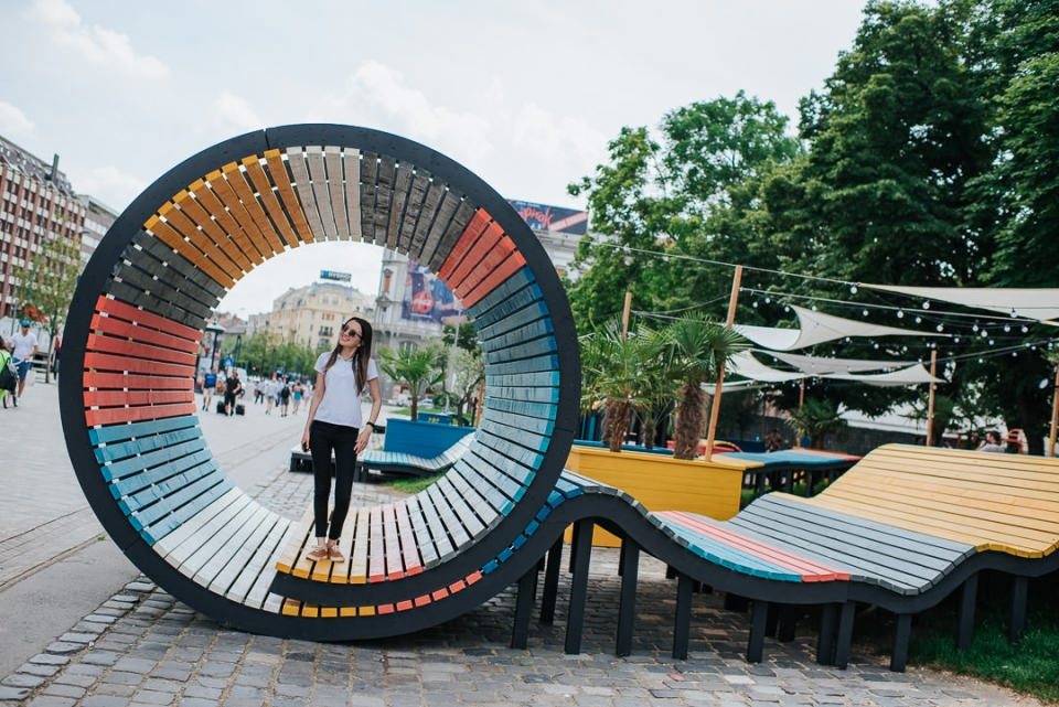 POP UP Park Hello Wood