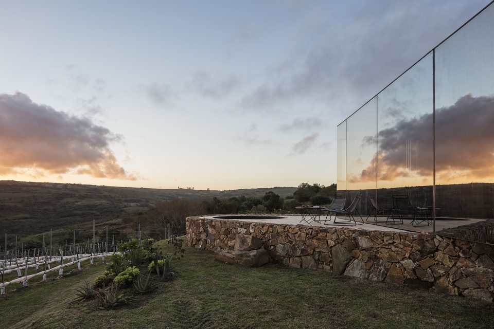 Sacromont shelter MAPA Architects