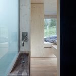 “伸入野外”的Ark小屋，斯洛伐克 / Ark shelter studio