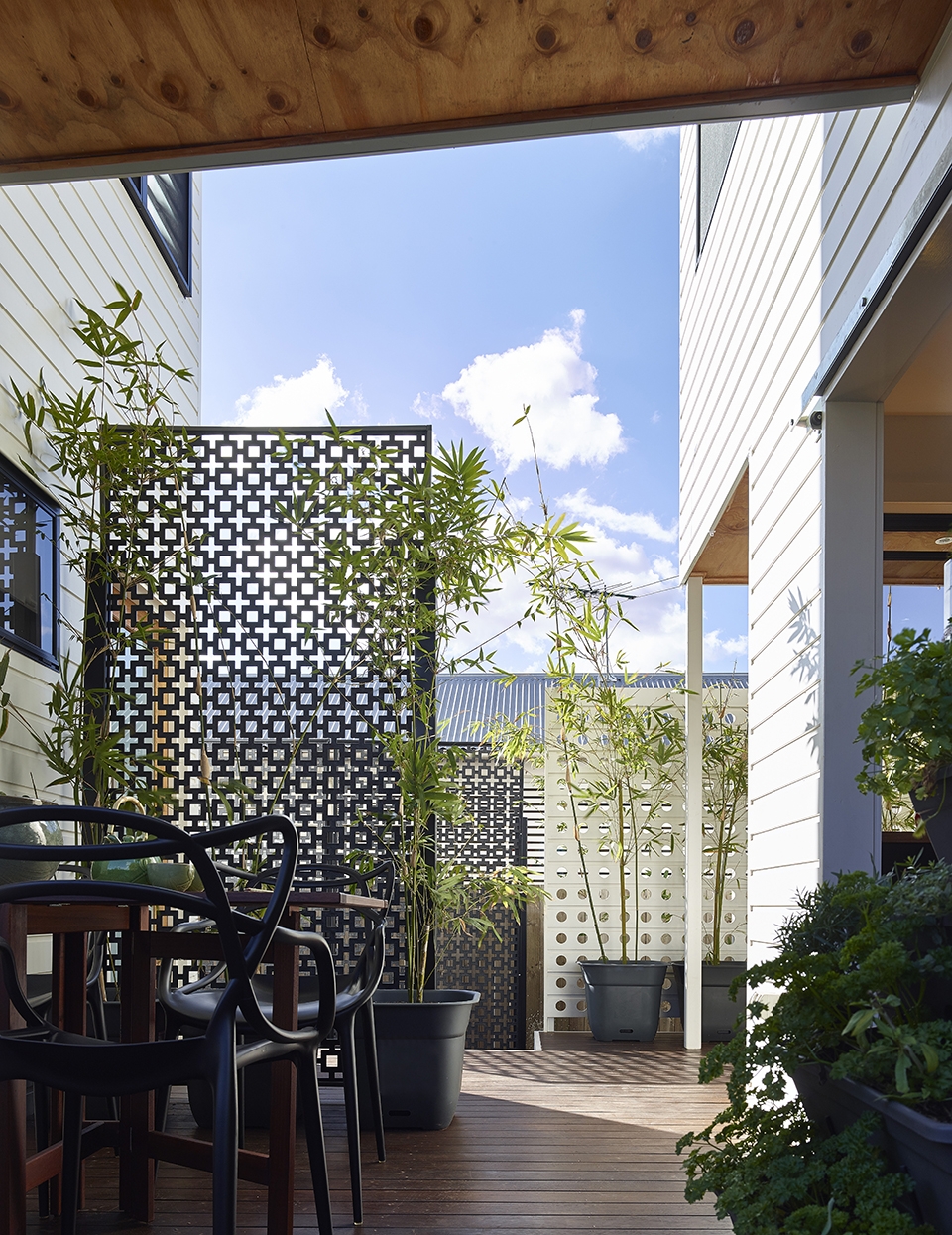 Two Pavilion House by Toussaint and Volz