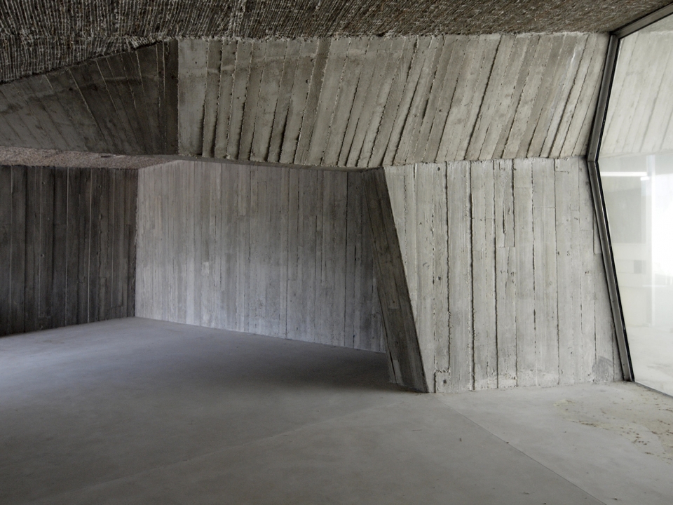 visitors center at the archaeological site of empuries by fuses viader arquitectes