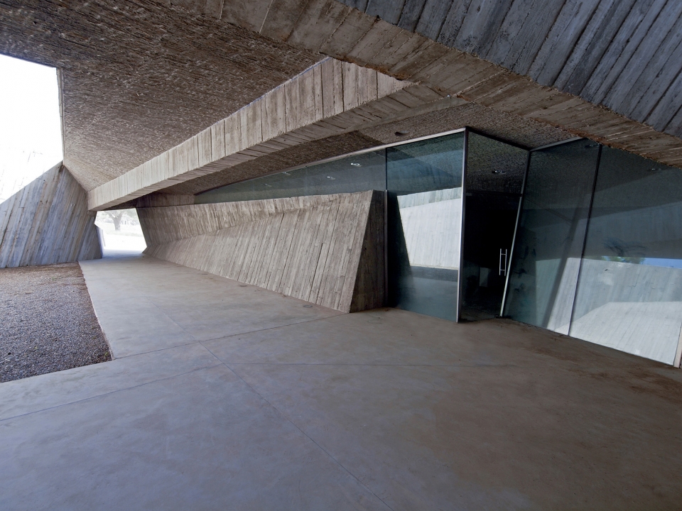 visitors center at the archaeological site of empuries by fuses viader arquitectes