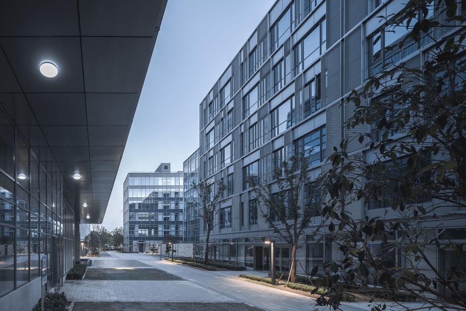 shanghai waigaoqiaono 1 free trade area industrial park china by deshin architecture planning