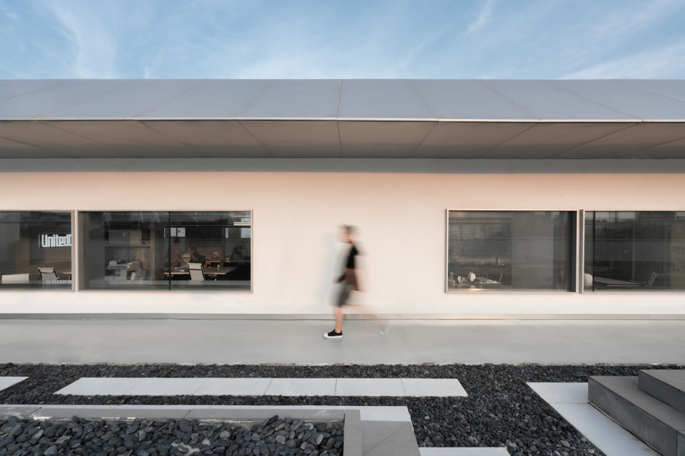 uniteddata wuhan office china by pmt partners