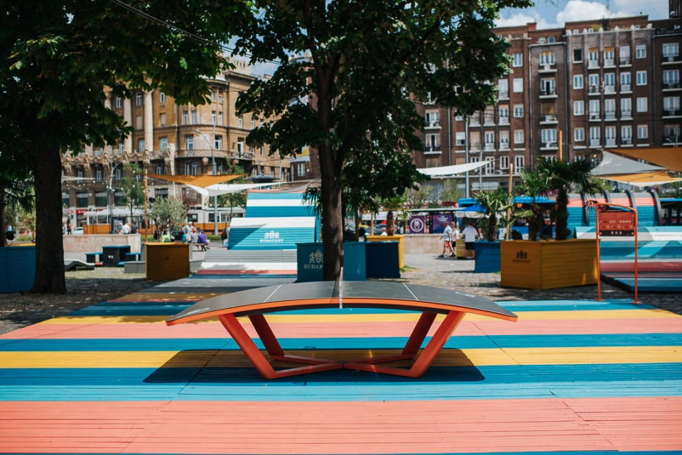 POP UP Park Hello Wood