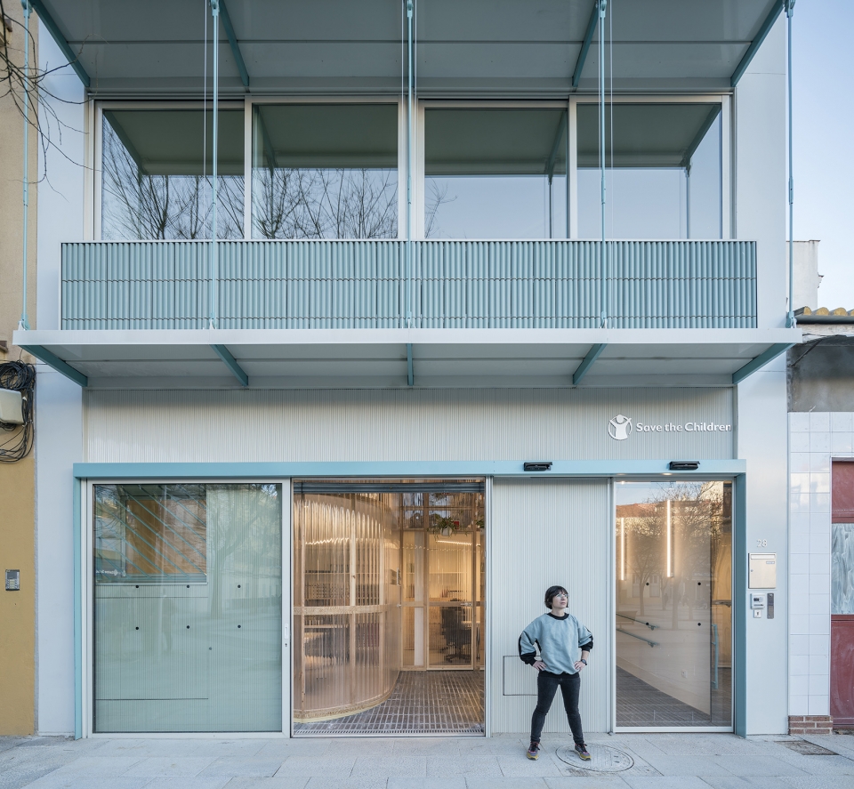 Building Refurbishment for the Save The Children Foundation by elii