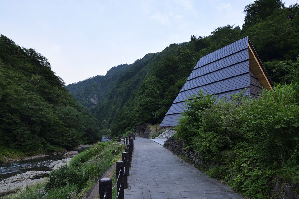 MAD Echigo Tsumari Tunnel of Light Periscope by Nacasa Partners Inc. low res
