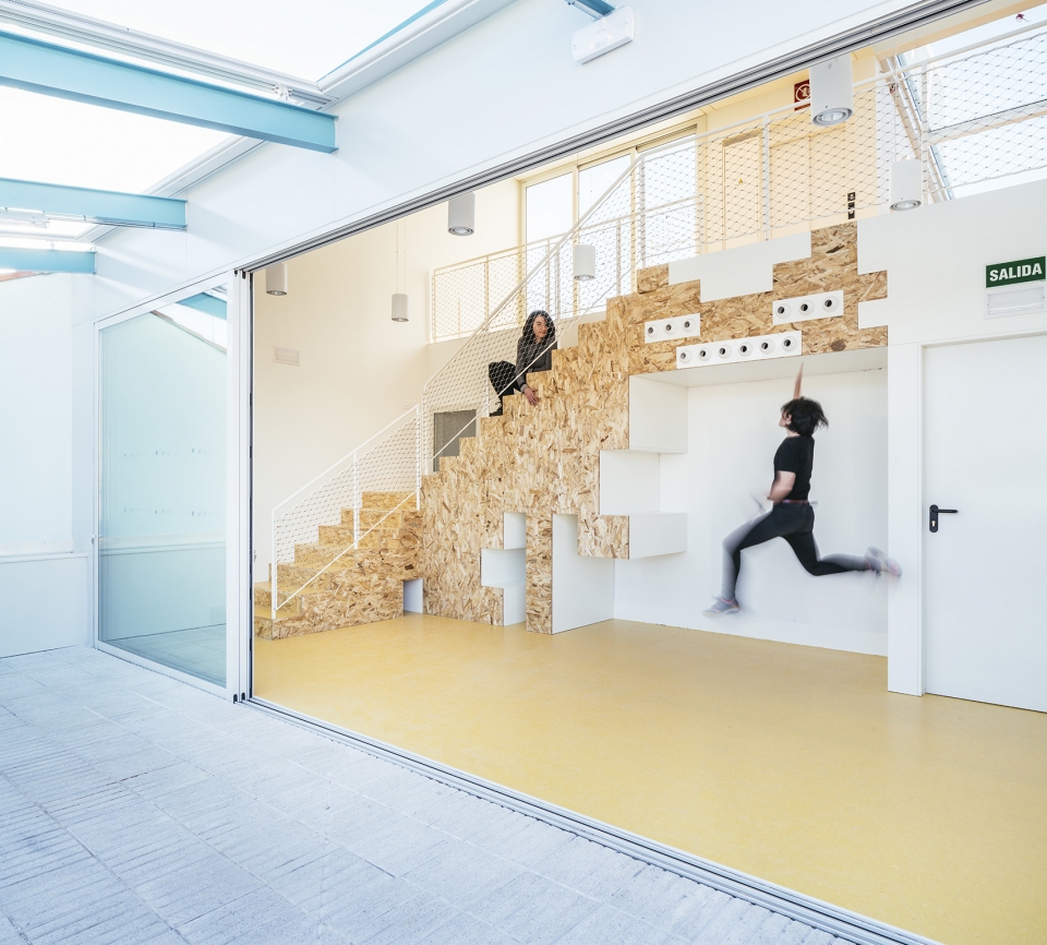 Building Refurbishment for the Save The Children Foundation by elii