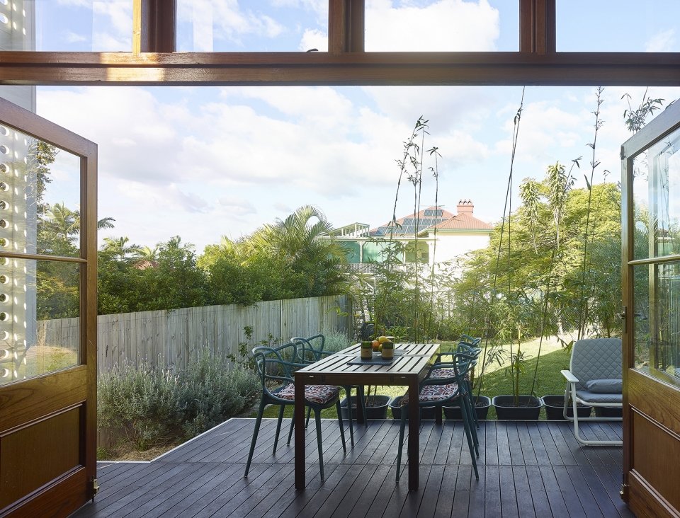 Two Pavilion House by Toussaint and Volz
