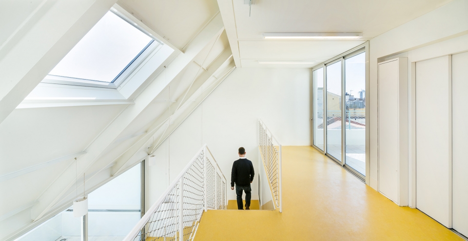 Building Refurbishment for the Save The Children Foundation by elii