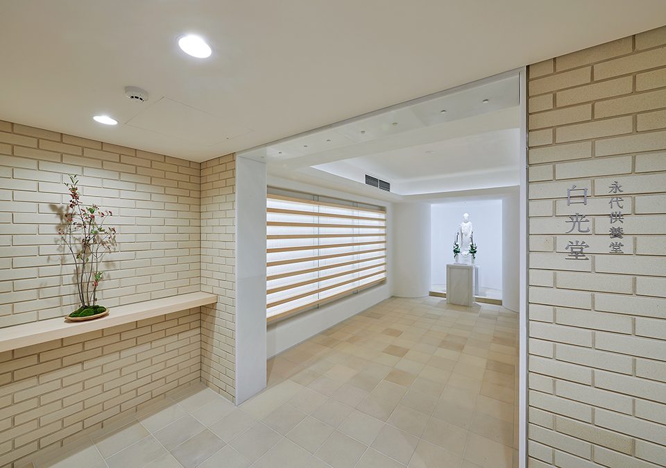 Mansyouzan Sinkyouji Kuramaeryoen Ossuary by naoyamatsumoto design