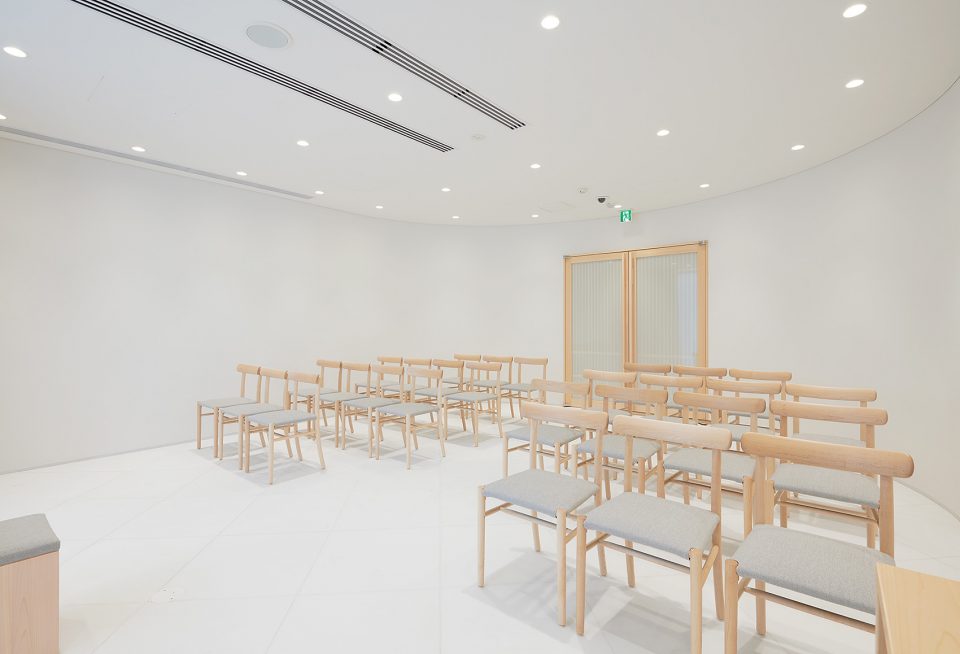 Mansyouzan Sinkyouji Kuramaeryoen Ossuary by naoyamatsumoto design
