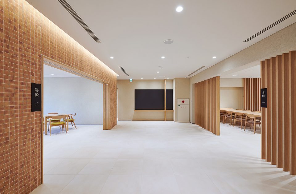 Mansyouzan Sinkyouji Kuramaeryoen Ossuary by naoyamatsumoto design