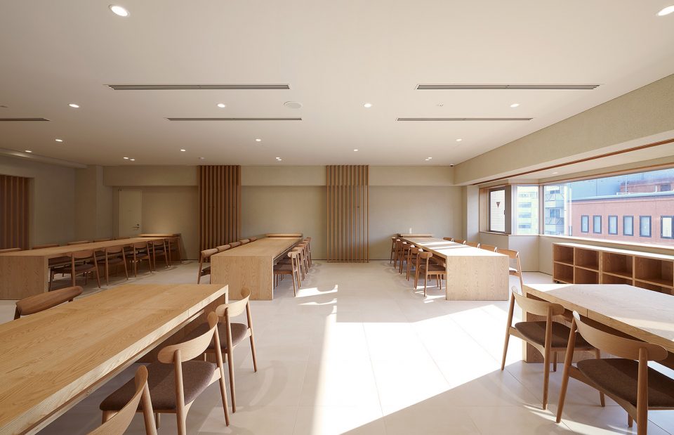 Mansyouzan Sinkyouji Kuramaeryoen Ossuary by naoyamatsumoto design