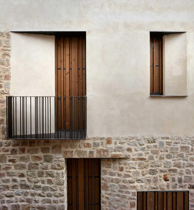 HOUSE IN RUBIELOS DE MORA Spain by Ramon Esteve Estudio