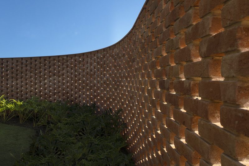 Planar house Brazil by Studio mk27