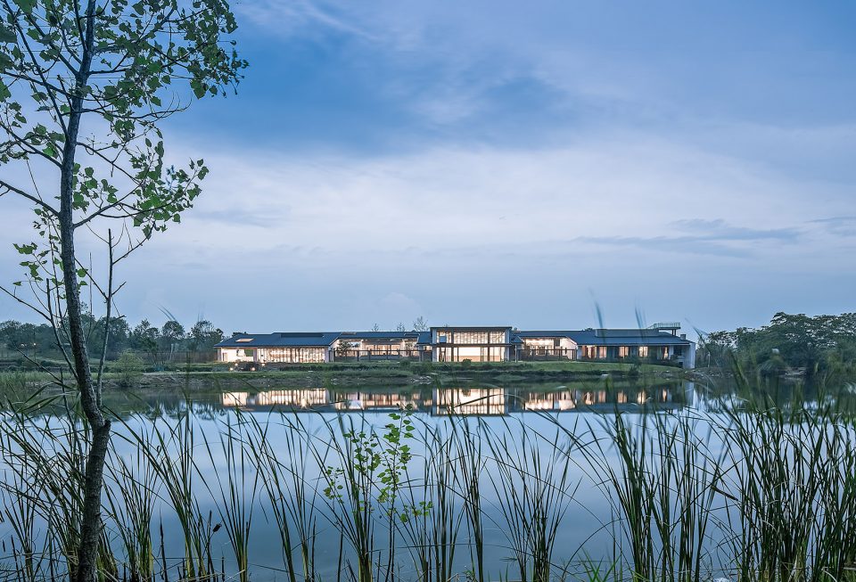 Tingrui Town The culture reception hall in Doushanyi China by UAO