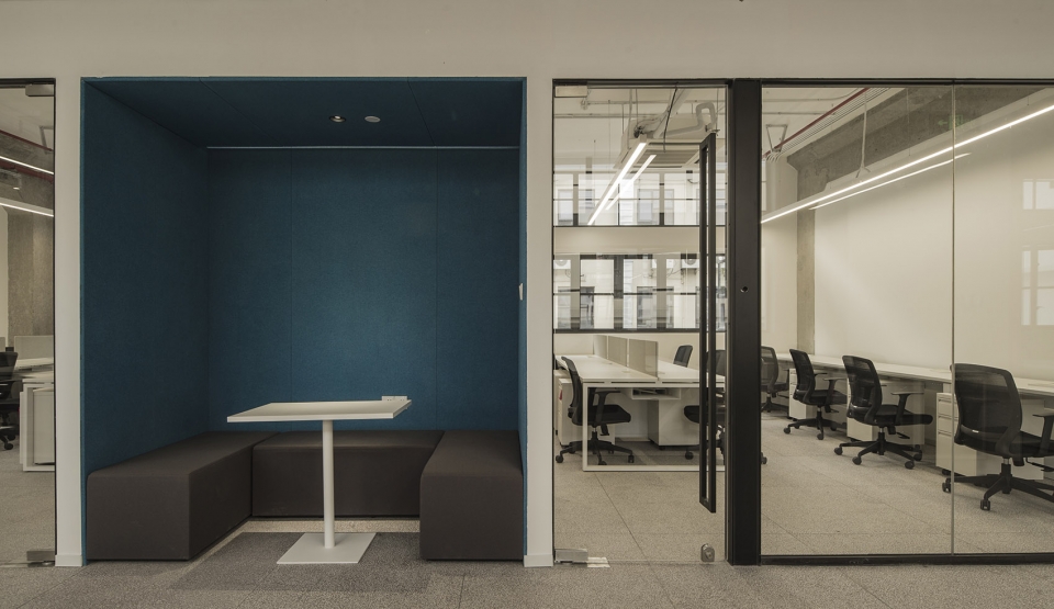 Working space Shanghai Penta Innovation Entrepreneurship Institute China by YLA