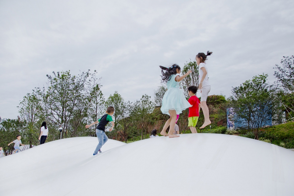 cloud park by Z T STUDIO