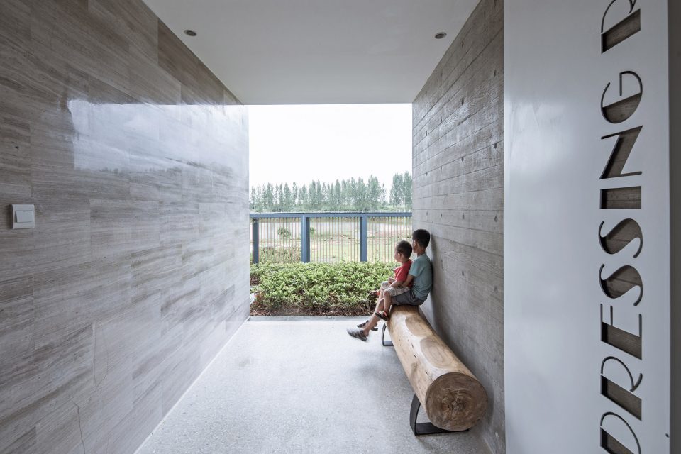 Tingrui Town The culture reception hall in Doushanyi China by UAO