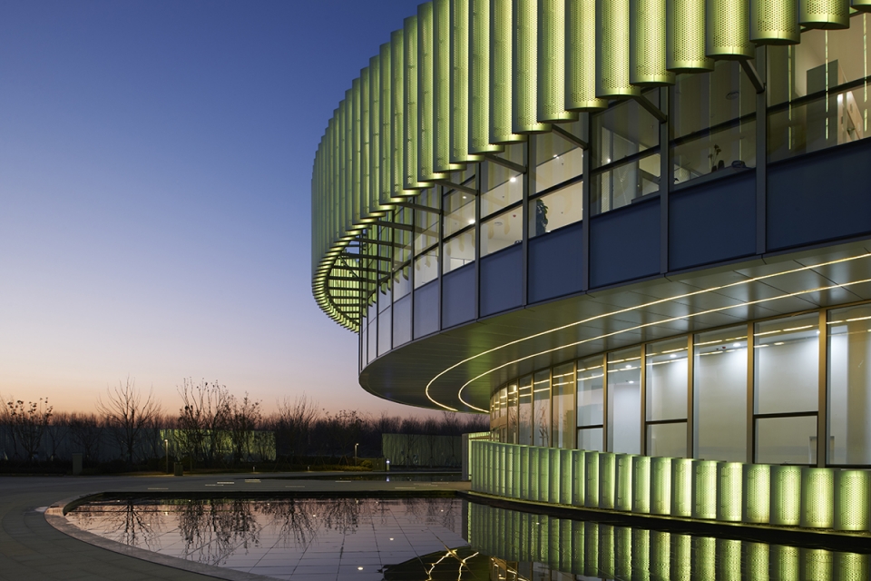 Exhibition Center of Zhengzhou Linkong Biopharmaceutical Park China by WSP ARCHITECTS