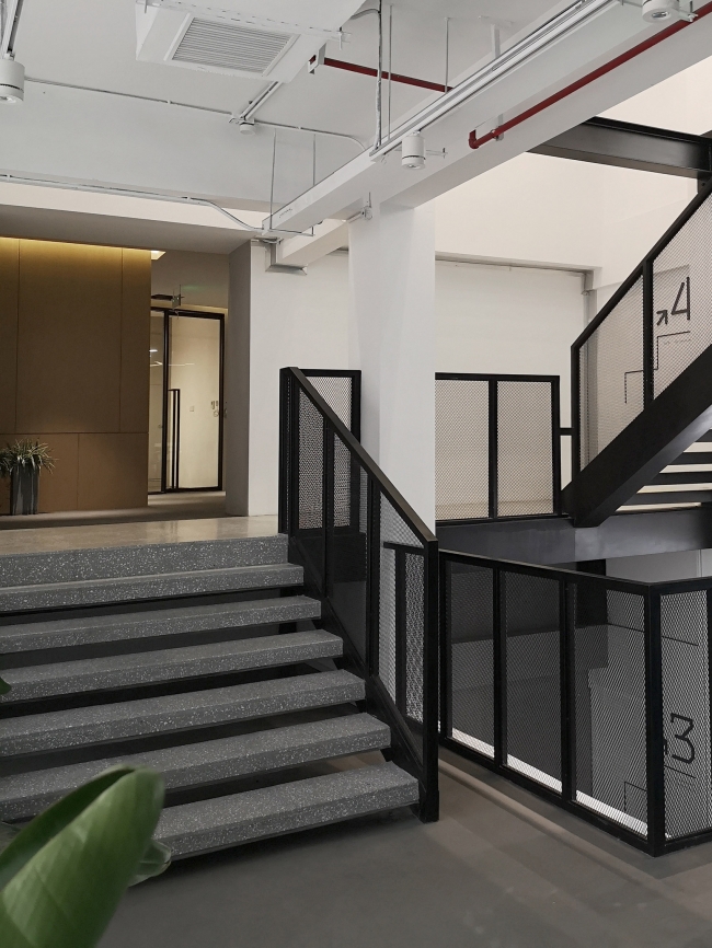 Working space Shanghai Penta Innovation Entrepreneurship Institute China by YLA