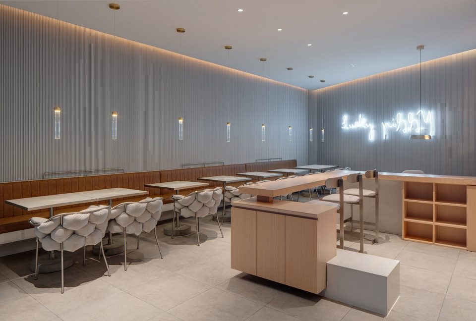 LUCKY PIGGY China by JIE Architects
