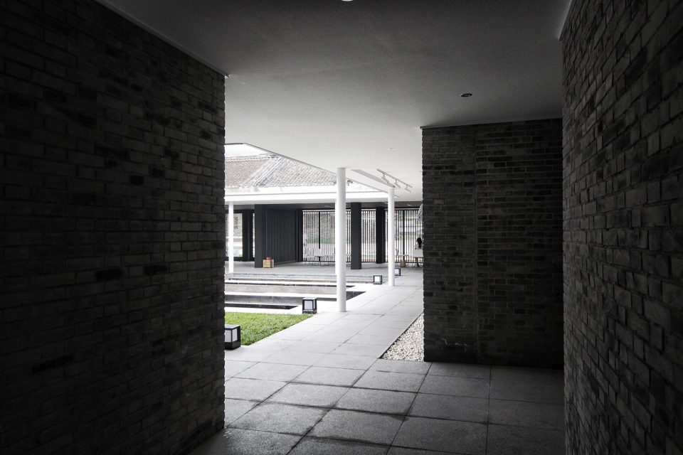Lodge Creek Hotel China by Monolith Architects