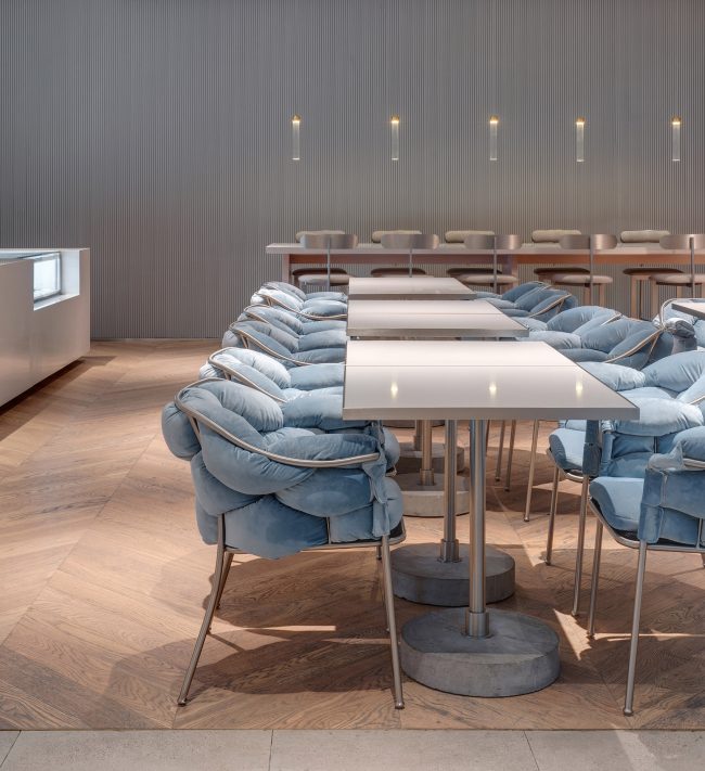 LUCKY PIGGY China by JIE Architects