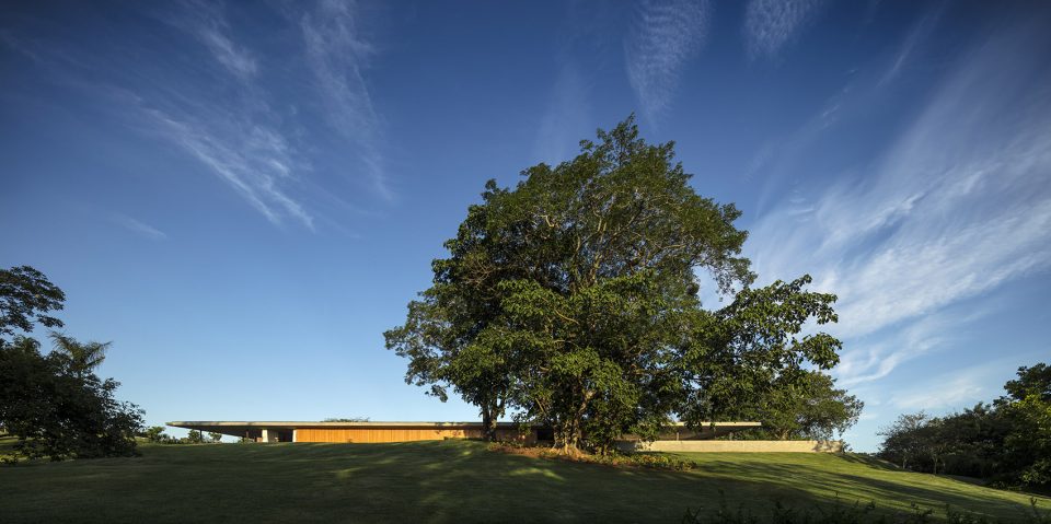 Planar house Brazil by Studio mk27