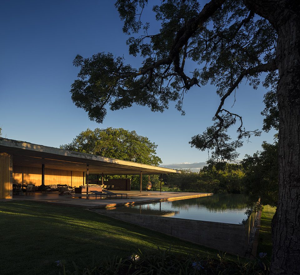 Planar house Brazil by Studio mk27