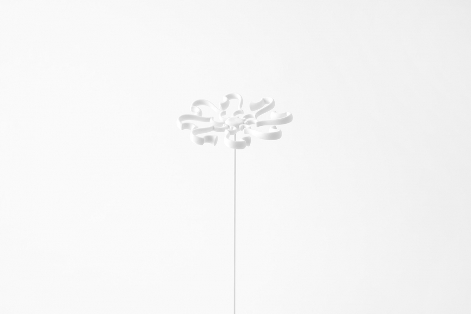 hasu and handle flower for sevres by nendo