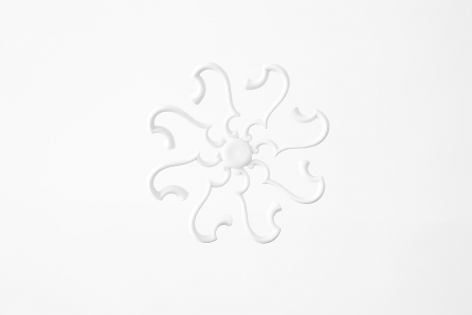 hasu and handle flower for sevres by nendo