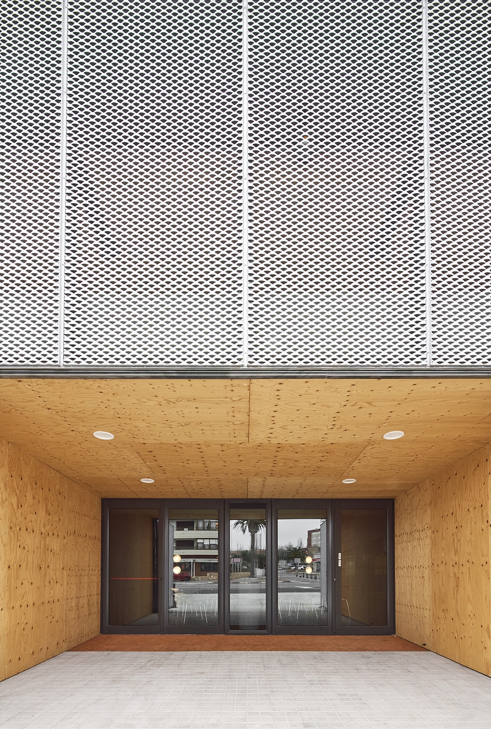 teatre de torredembarra by nam arquitectura