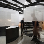 Nefos装置，雅典 / Naïve People Design