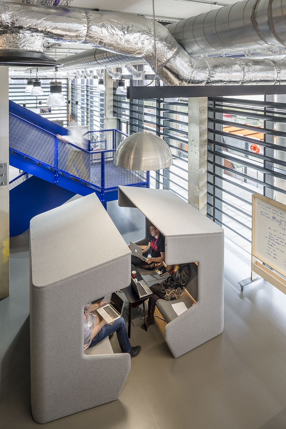 cowork lounge at ids vancouver by inform contract and buzzispace 1