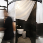 Nefos装置，雅典 / Naïve People Design