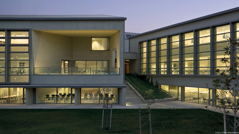 Learning Center at UGR University Cruz y Ortiz Arquitectos