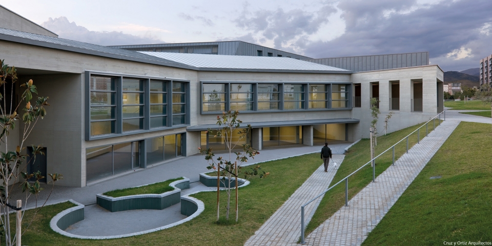 Learning Center at UGR University Cruz y Ortiz Arquitectos