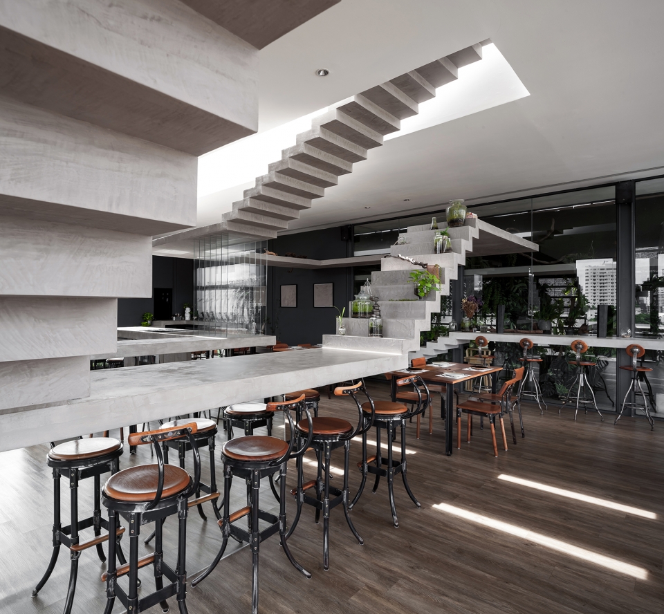 Nowhere Bar and Restaurant StuDO