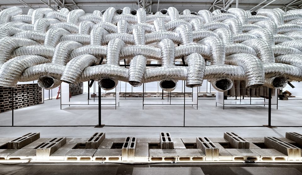 instant scene tf 33 pavilion installation for clothing exhibition by atelier tree 960x558